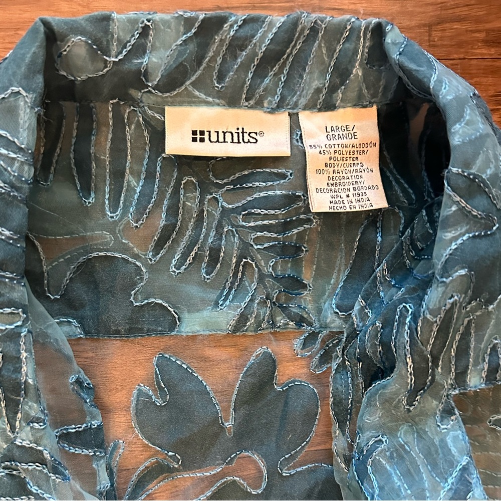 Units vintage turquoise blue lacey women’s button up blouse - Picture 7 of 9